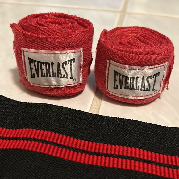 Hand wraps, wrist wraps and resistance bands - Picture 9 of 9